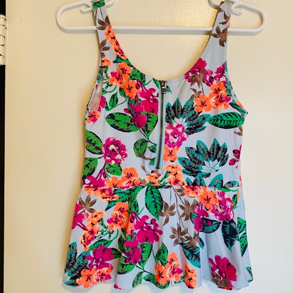 Express Floral Peplum Tank Top - Picture 2 of 4
